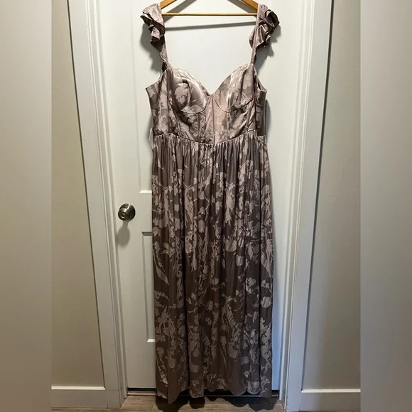 Azazie Plus Size Sweatheart Neckline Maxi Dress Jacquard Jianna Formal Platinum - Picture 5 of 7